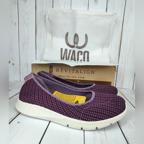 Spenco Wide Width Daily Stretch Batik Flats - Picture 1 of 13